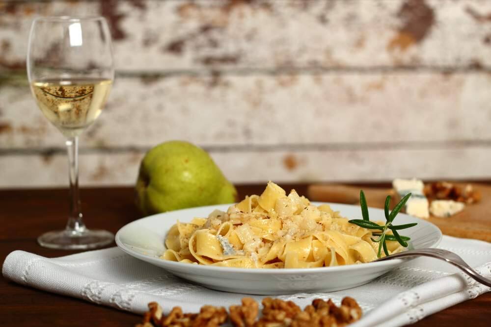 What Wine Goes With Fettuccine Alfredo?